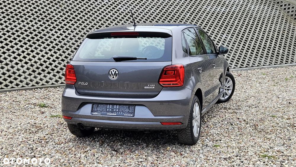 Volkswagen Polo 1.4 TDI (Blue Motion Technology) Comfortline - 24