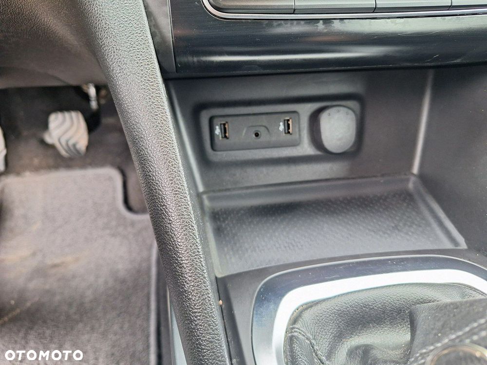 Renault Megane ENERGY TCe 100 PLAY - 21