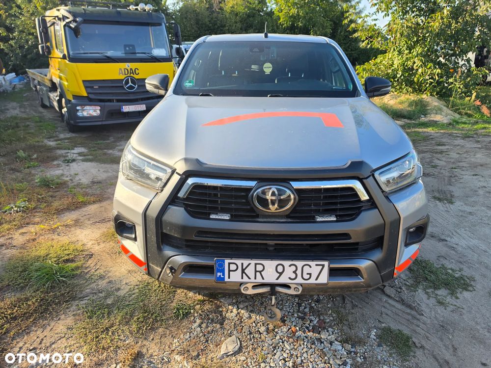 Toyota Hilux - 1