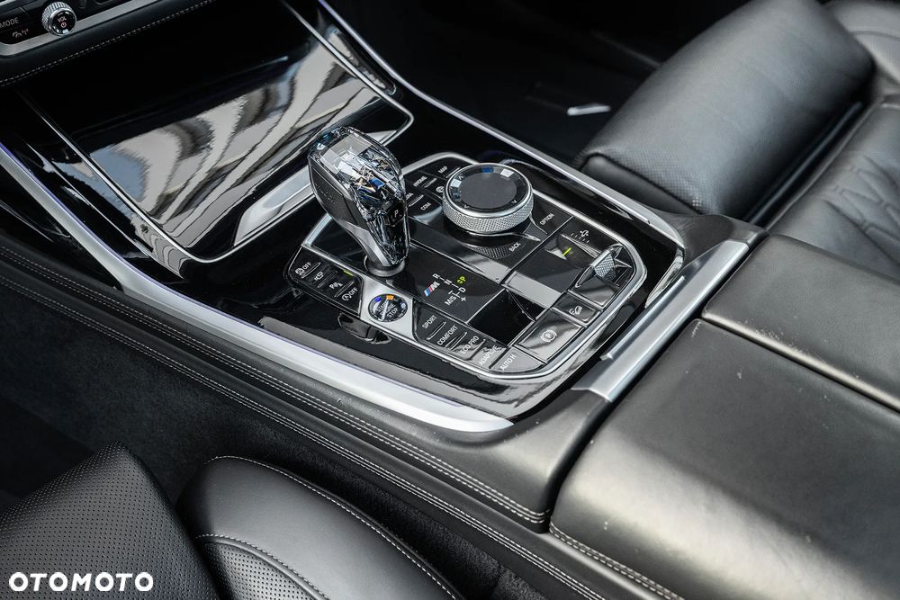 BMW X7 - 11