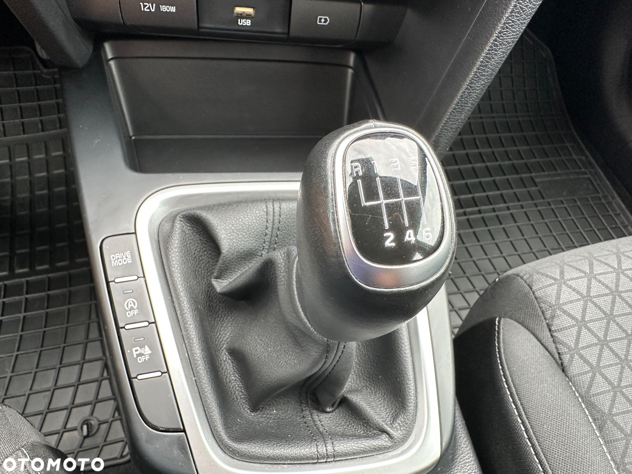 Kia Ceed 1.6 CRDi SCR M - 24