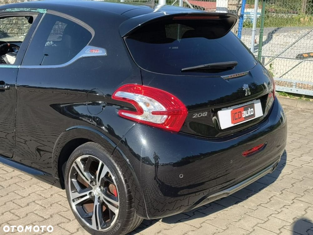 Peugeot 208 - 30