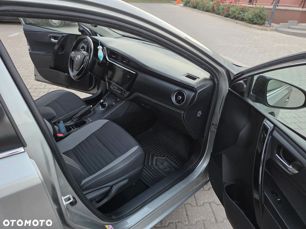 Toyota Auris - 17