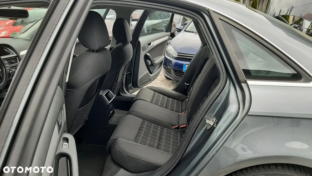 Audi A4 Limousine - 14