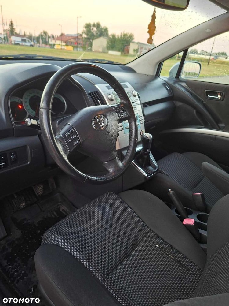Toyota Corolla Verso - 6