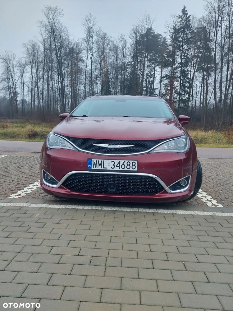 Chrysler Pacifica - 1