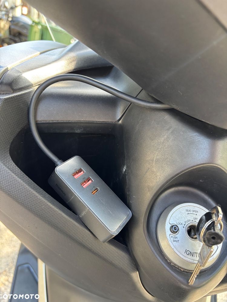 Yamaha NMAX - 7