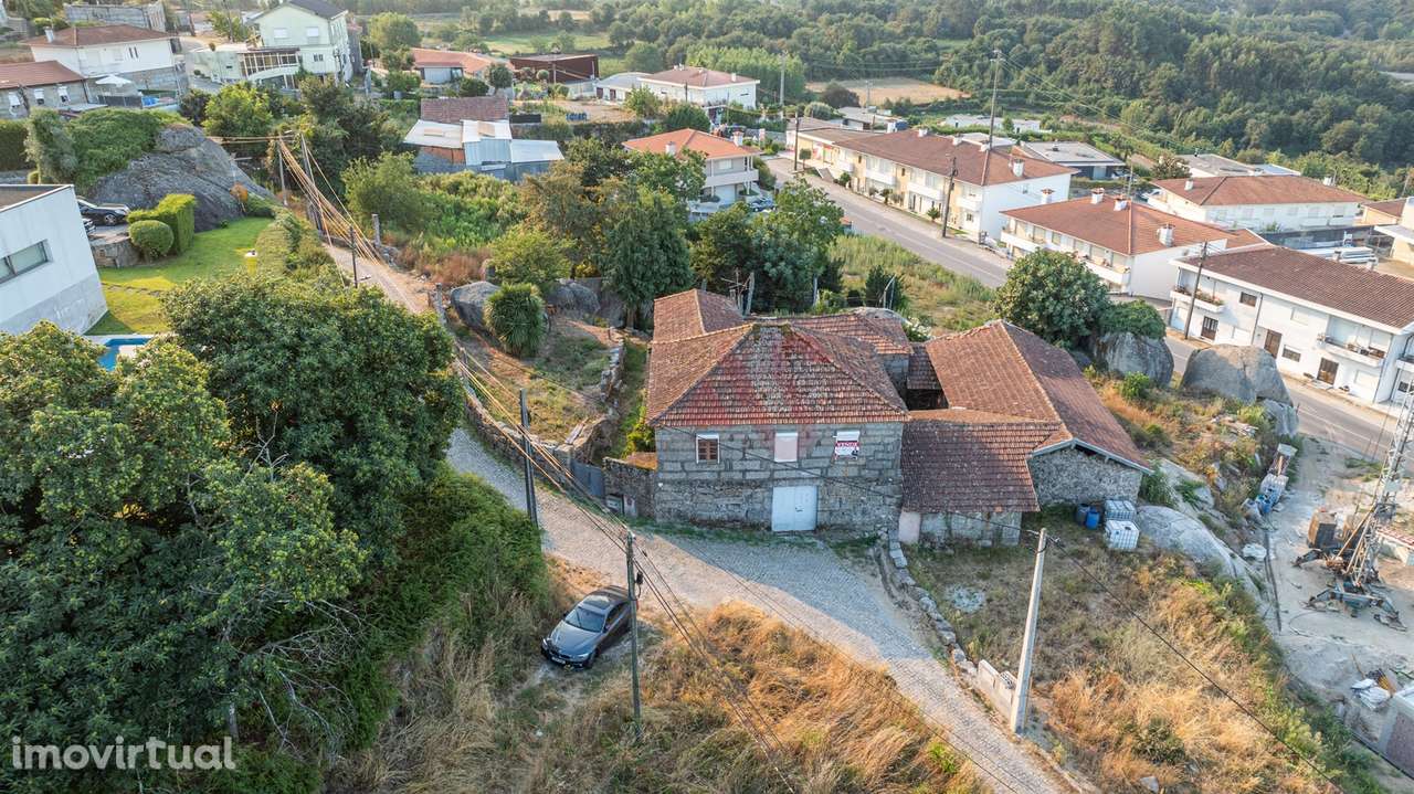 Moradia T8 para Restauro com Terreno e Vistas Panorâmicas em São Tomé - Grande imagem: 5/27