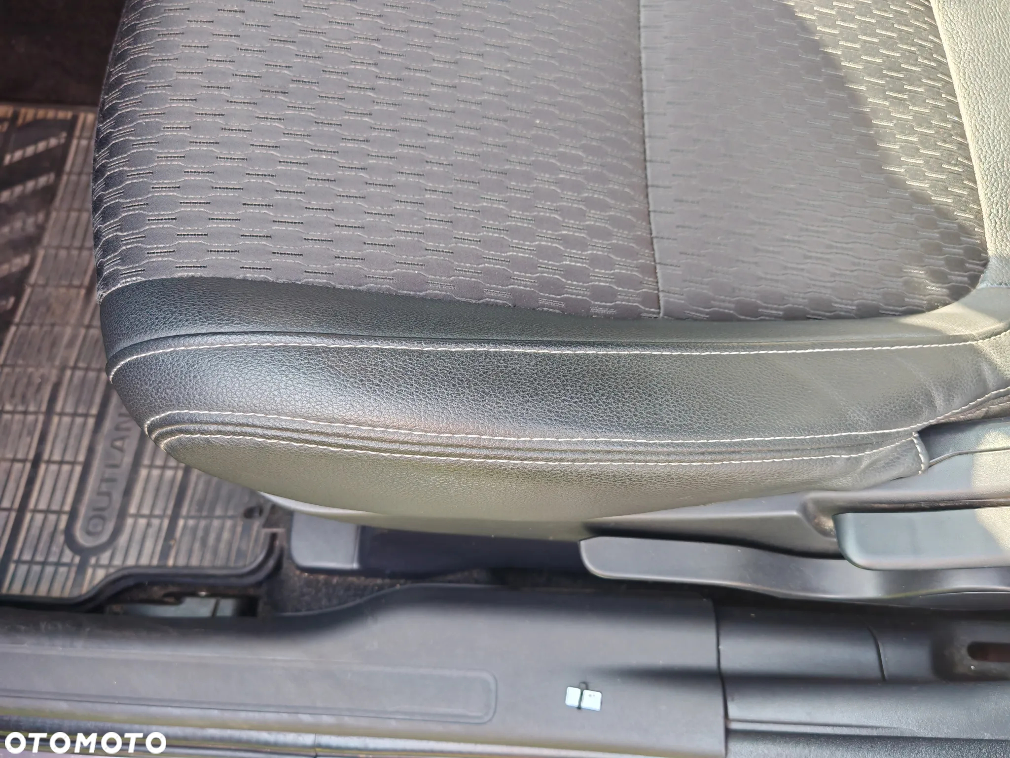 Mitsubishi Outlander 2.2 DID Intense + 4WD - 25
