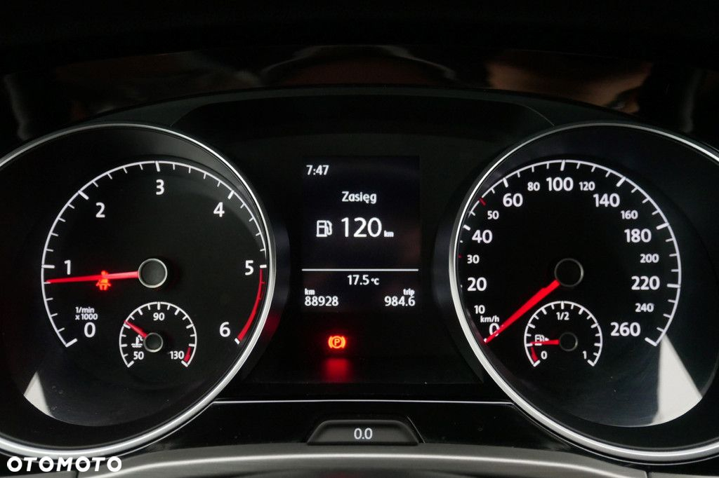 Volkswagen Touran - 9