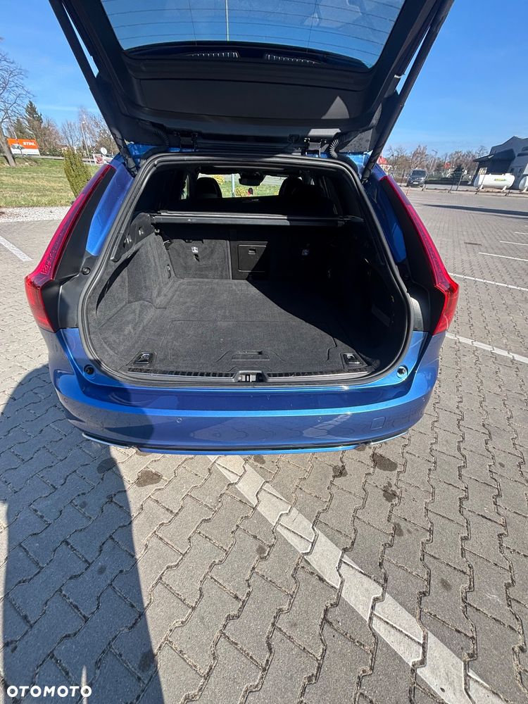 Volvo V90 D5 AWD R-Design - 22