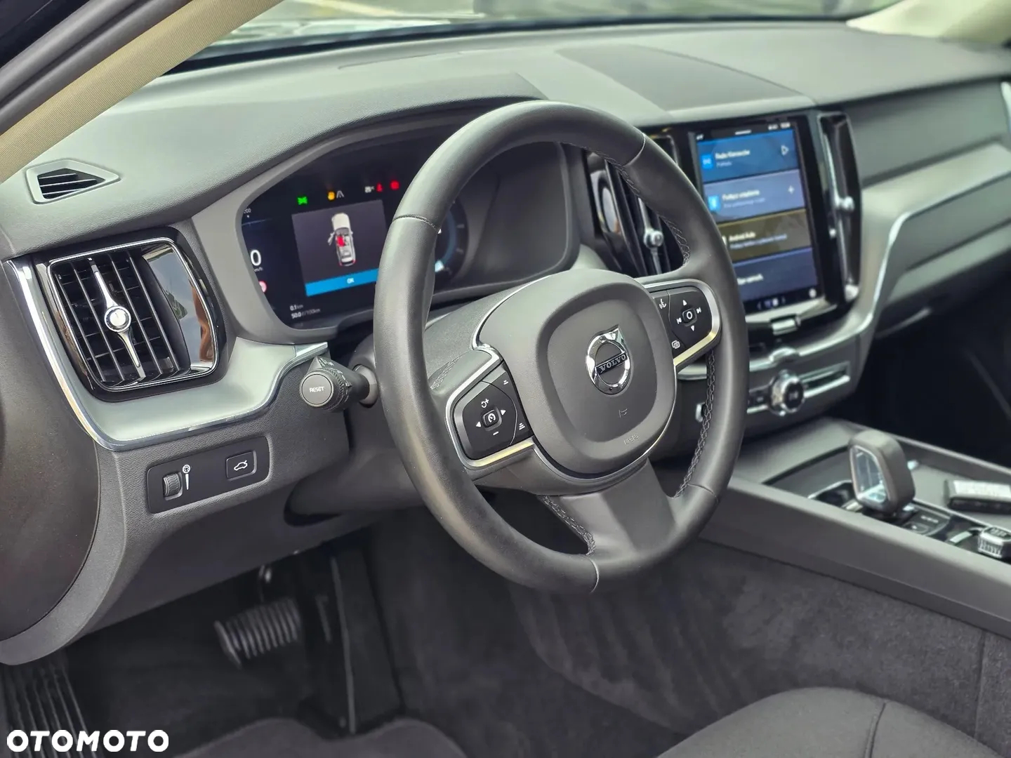 Volvo XC 60 D4 Momentum Pro - 21