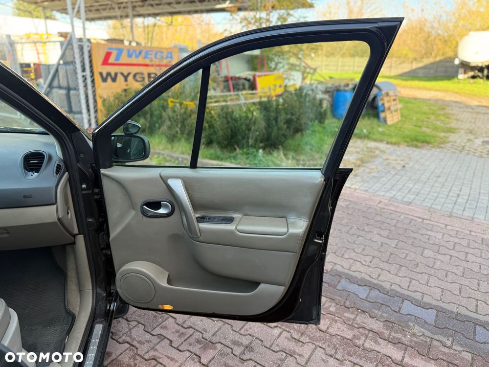 Renault Scenic - 16