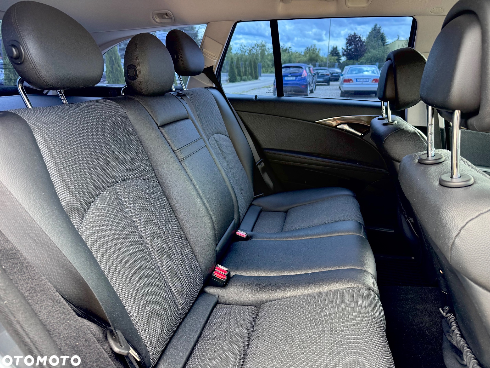 Mercedes-Benz Klasa E 200 T Kompressor Automatik Avantgarde - 30
