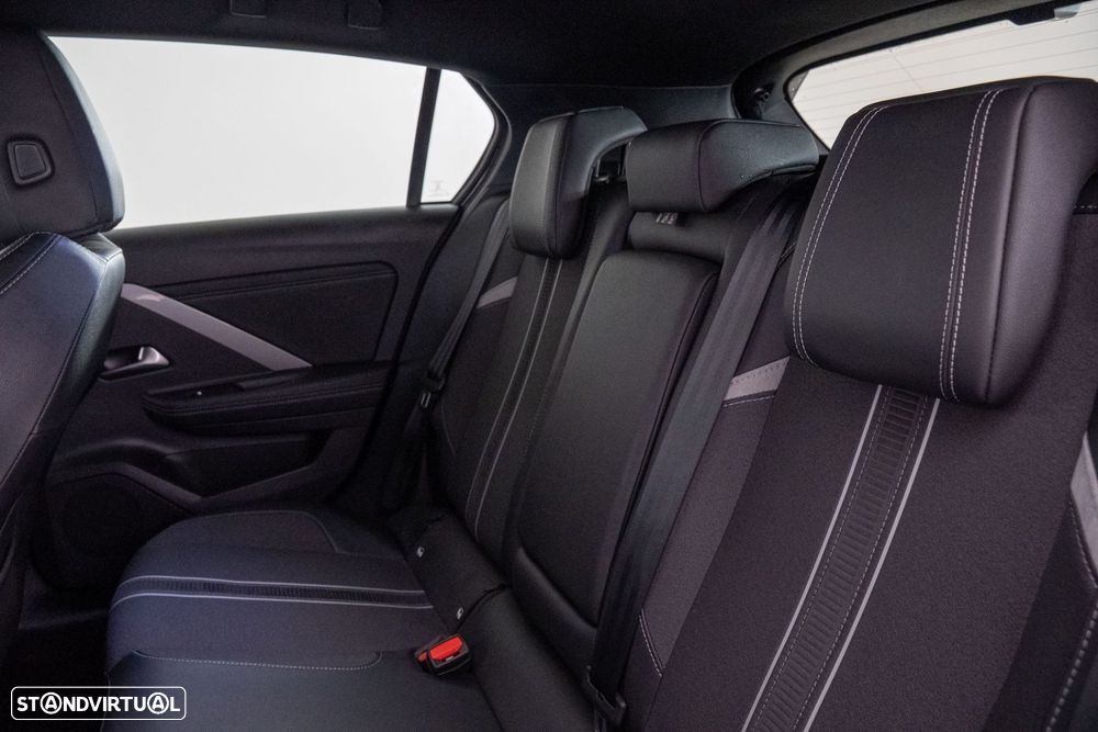 Opel Astra 1.5 D GS Aut. - 23