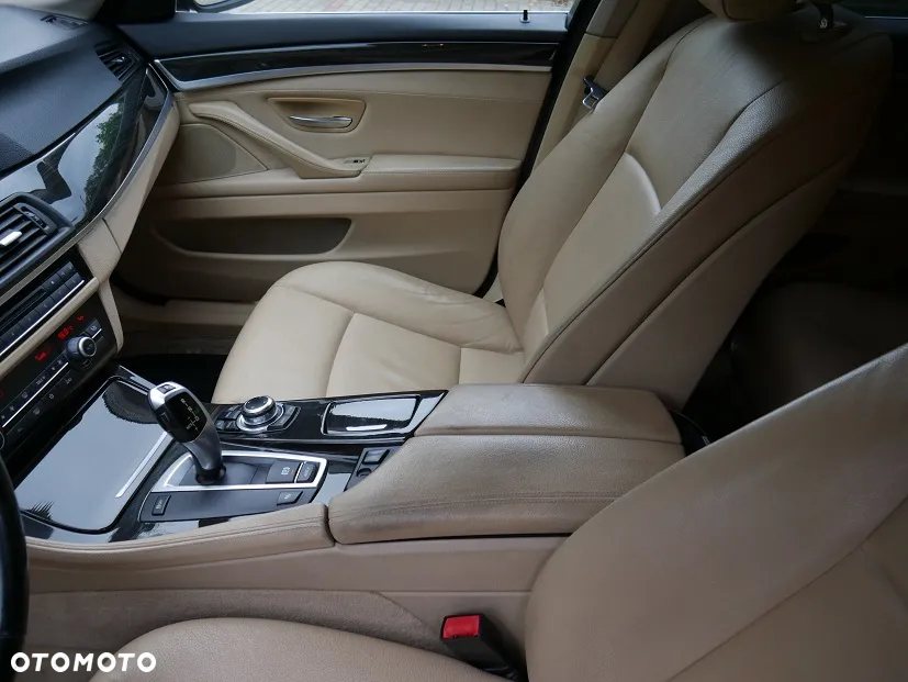 BMW Seria 5 530d Touring Sport-Aut - 25