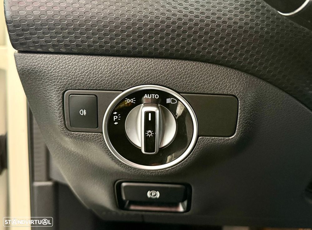 Mercedes-Benz A 180 d AMG Line - 10