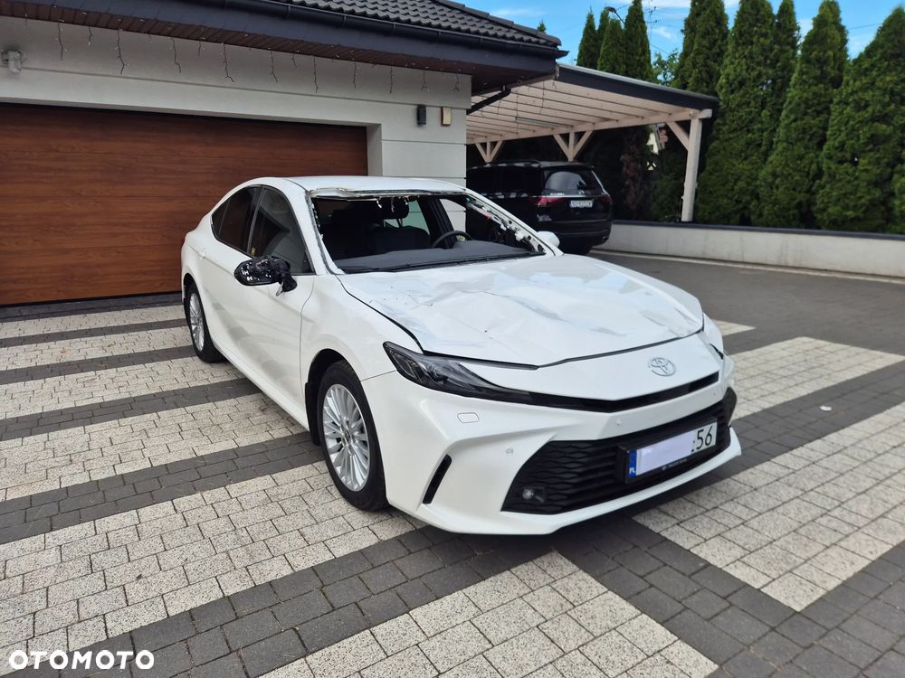 Toyota Camry - 1