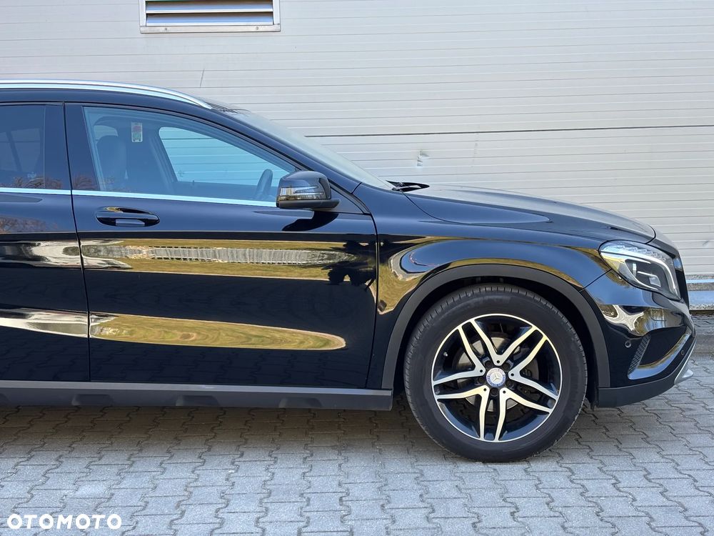 Mercedes-Benz GLA 200 7G-DCT Urban - 13