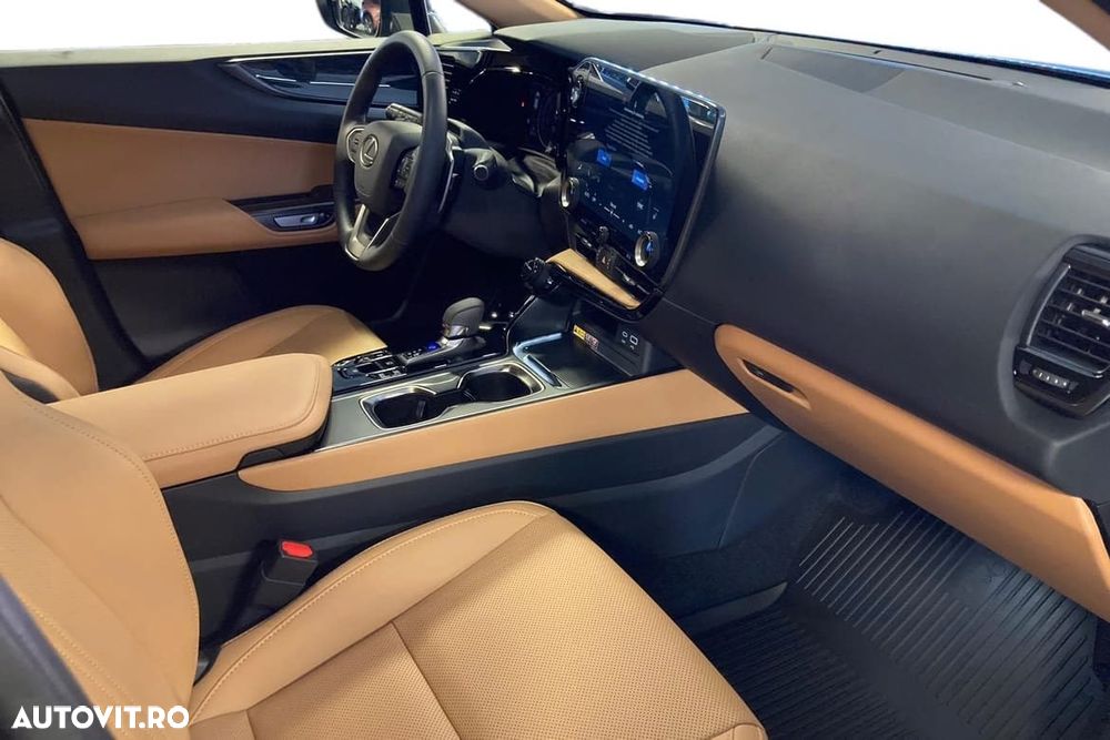 Lexus Seria NX 450h+ E-FOUR Business - 2
