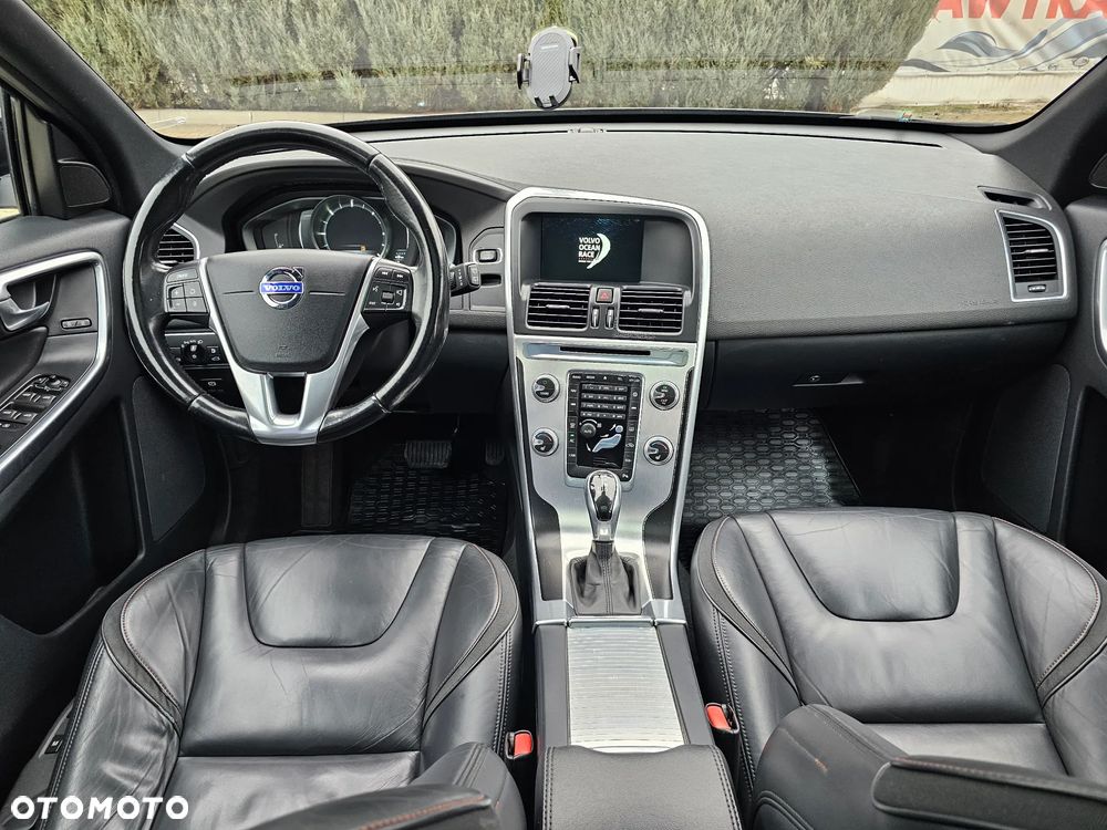 Volvo XC 60 D4 Drive-E Ocean Race - 28