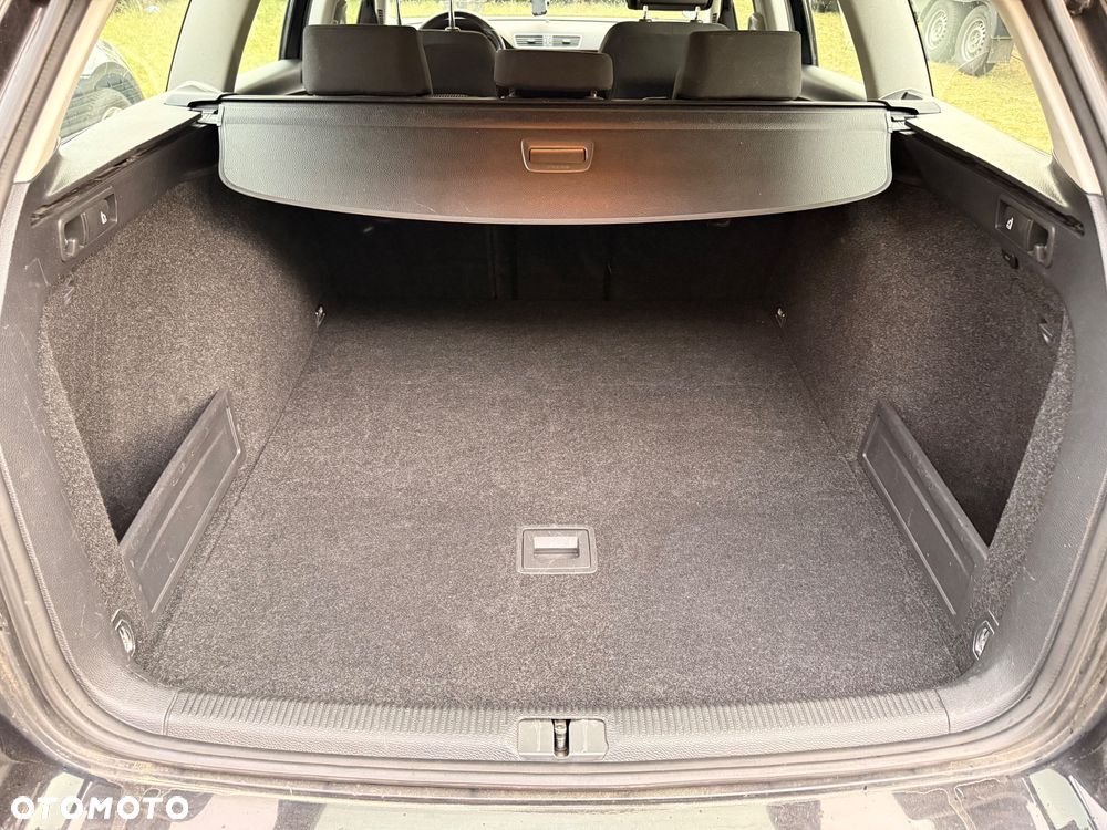 Volkswagen Passat 1.6 TDI BlueMotion Technology Comfortline - 11
