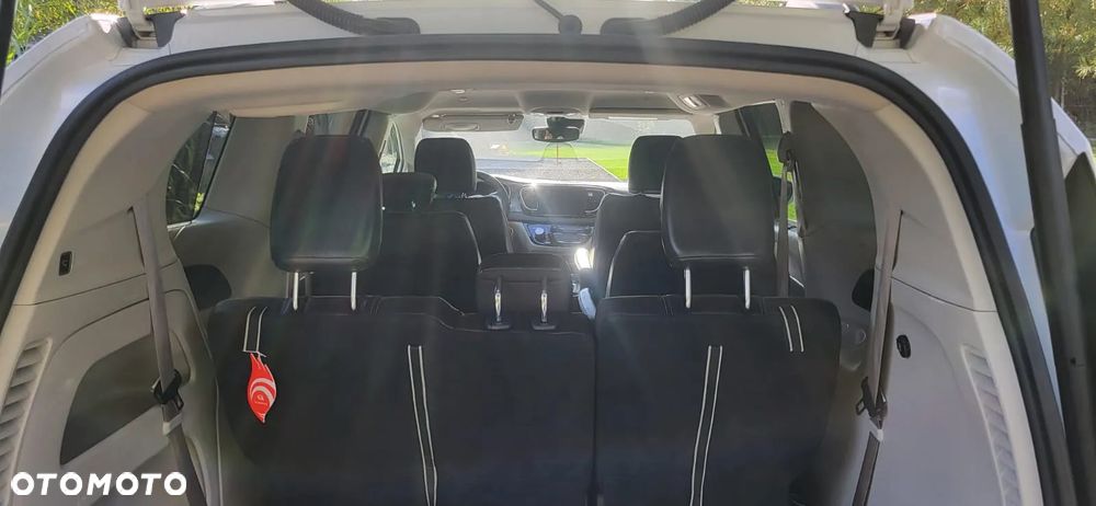 Chrysler Pacifica - 8