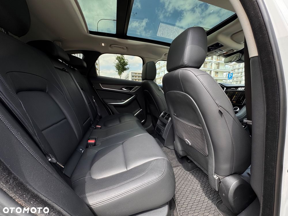 Jaguar F-Pace - 25