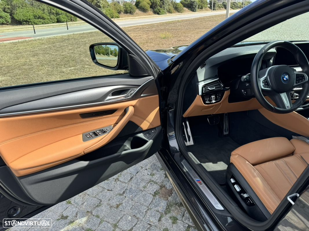 BMW 530 e Pack Desportivo M - 11