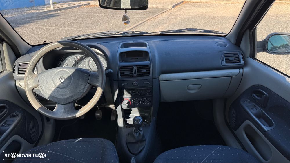 Renault Clio 1.2 16V Expression — fotografia 20