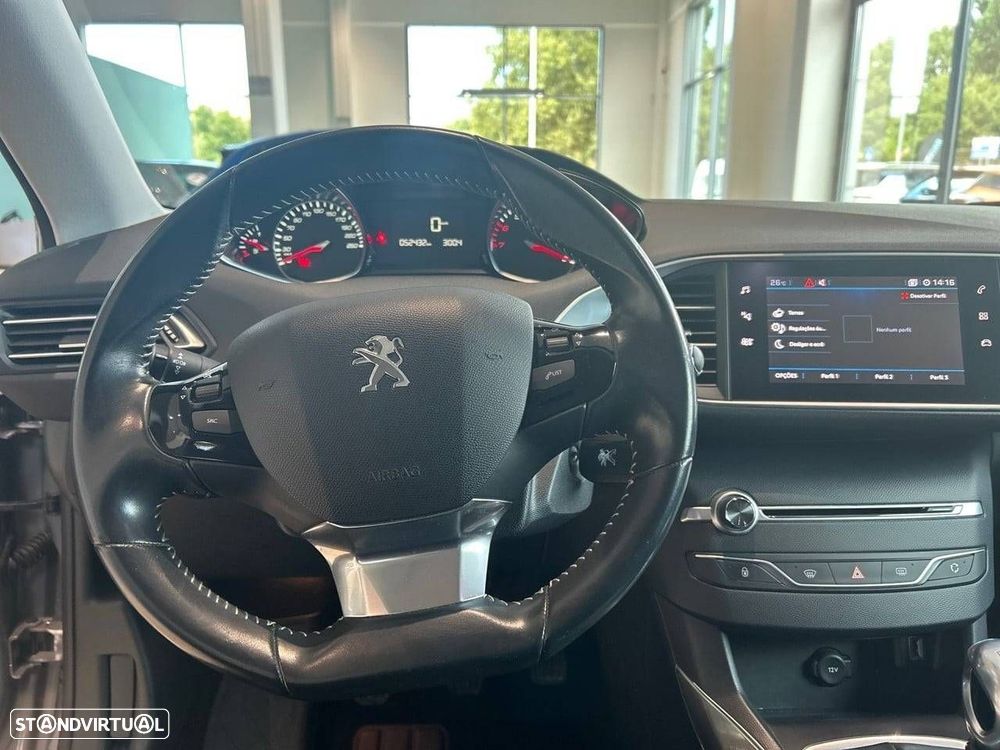 Peugeot 308 SW 1.2 PureTech Allure - 12