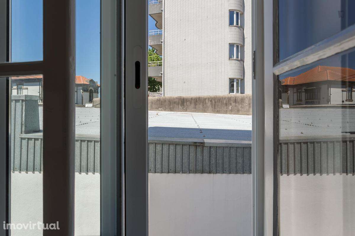 Quarto - localizado em Rio Tinto Porto - Grande imagem: 2/54