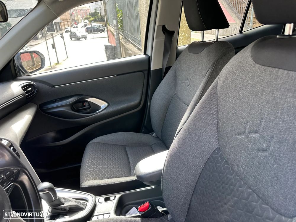 Toyota Yaris Cross 1.5 HDF Luxury - 12