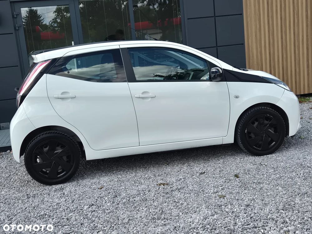 Toyota Aygo x-play Eco - 15