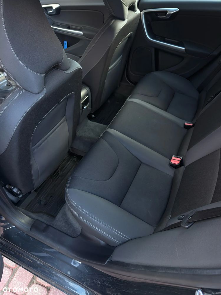 Volvo V60 T3 Momentum - 7