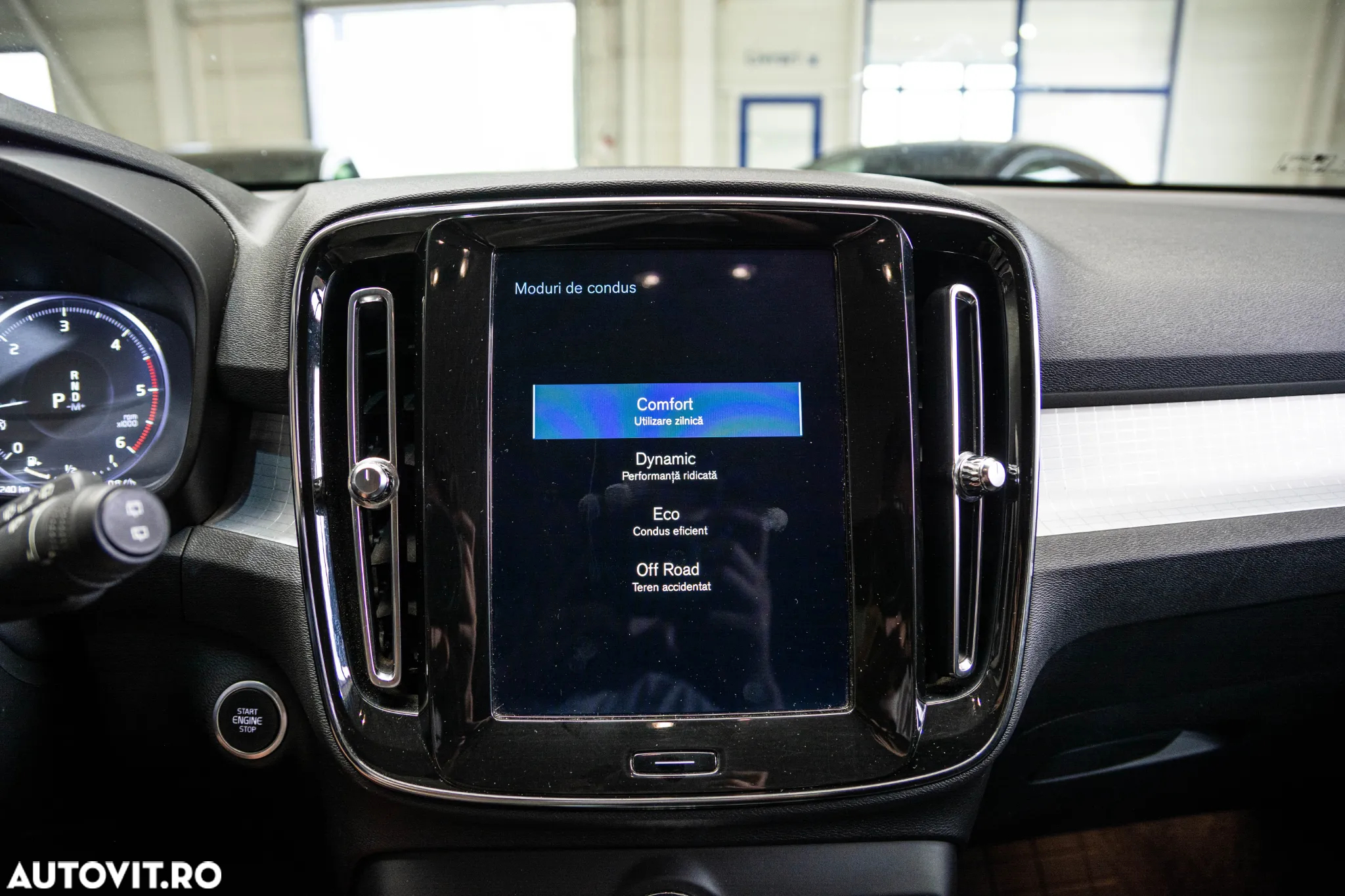 Volvo XC 40 D3 AWD Momentum - 27