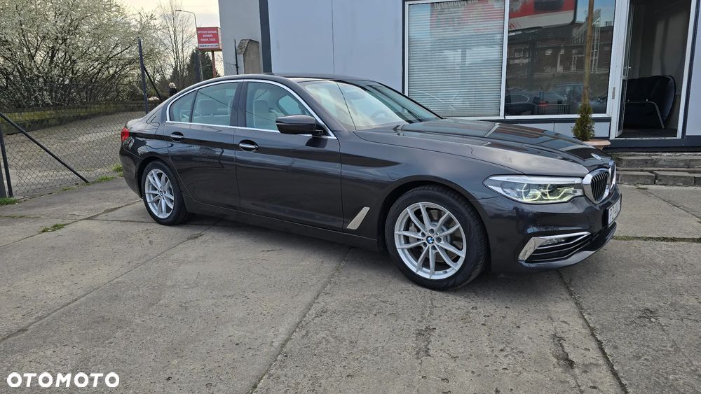 BMW Seria 5 530i Luxury Line - 17