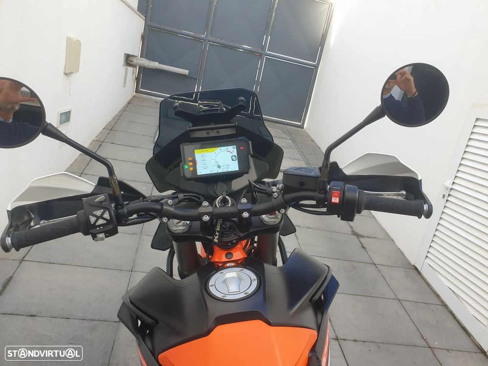 KTM 890 R - 10