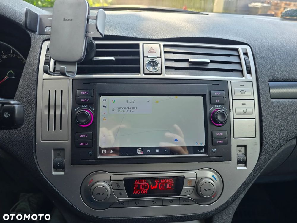 Ford Kuga - 12