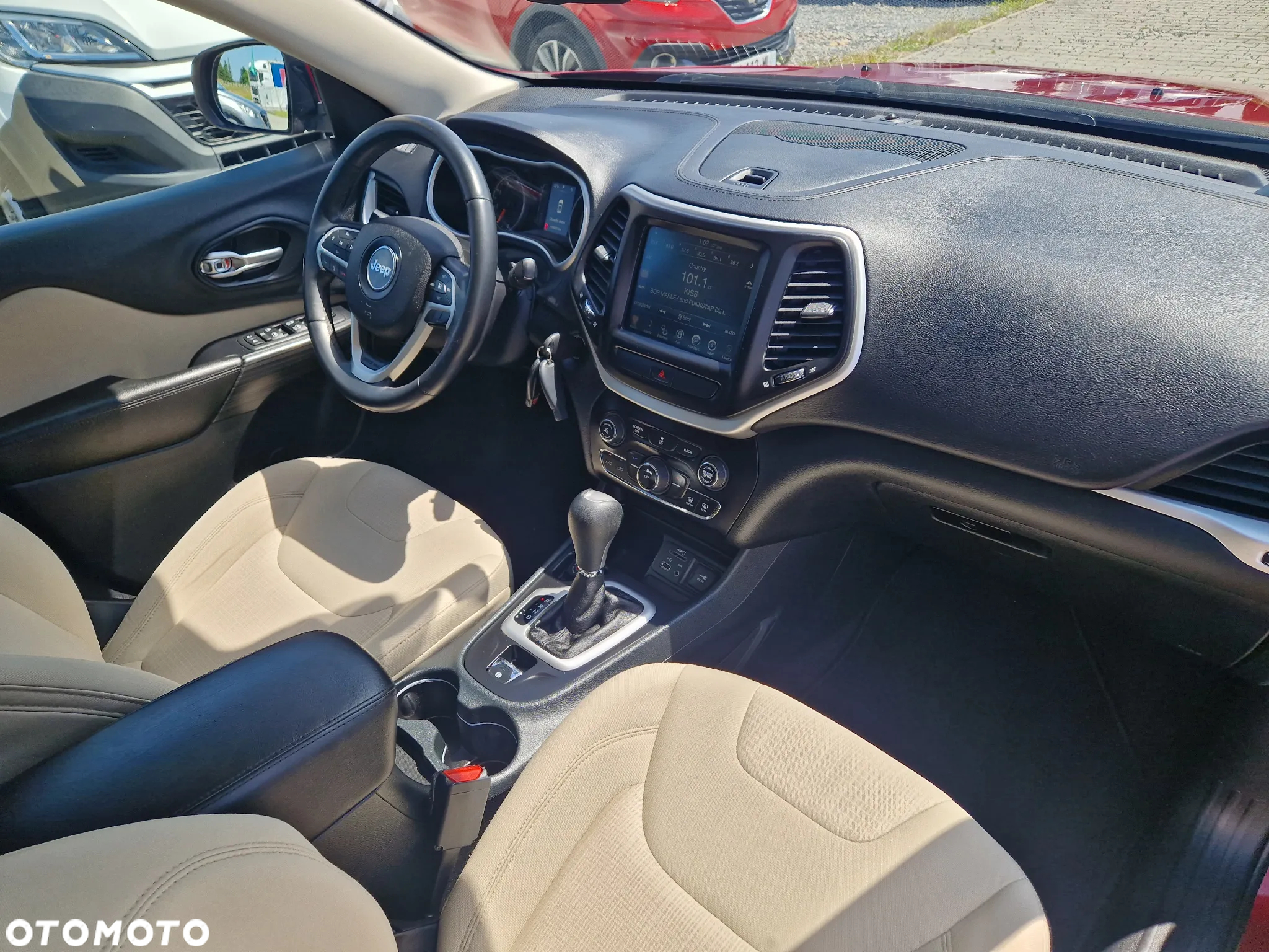 Jeep Cherokee - 28