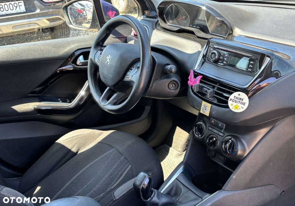 Peugeot 208 - 15