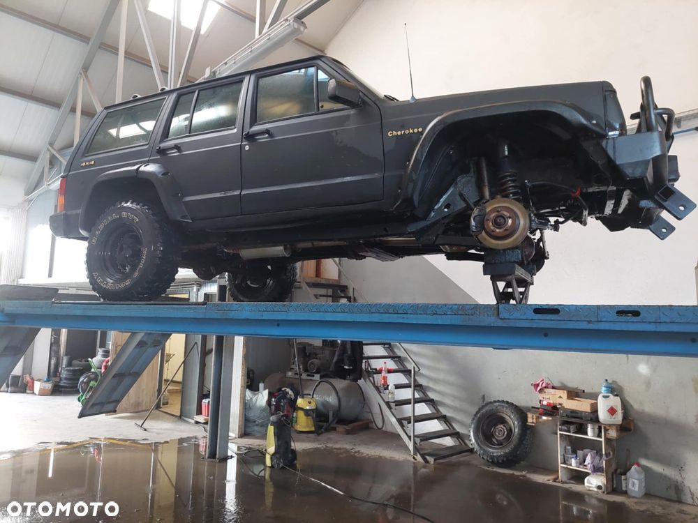 Jeep Cherokee 4.0 Limited - 6