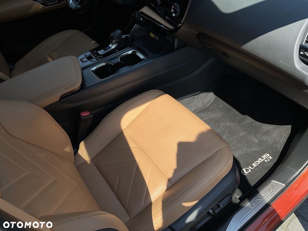 Lexus NX 350h Omotenashi AWD - 10