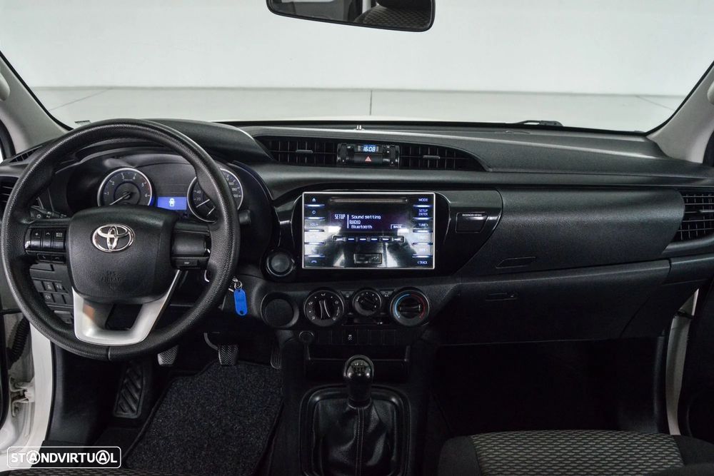 Toyota Hilux 2.4 D-4D 4X2 Cabine Extra 3L - 7