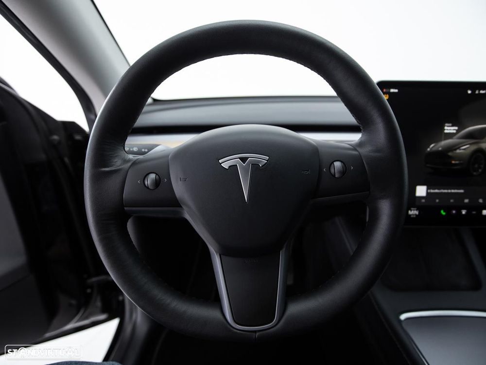 Tesla Model Y Long Range Tração Integral - 18