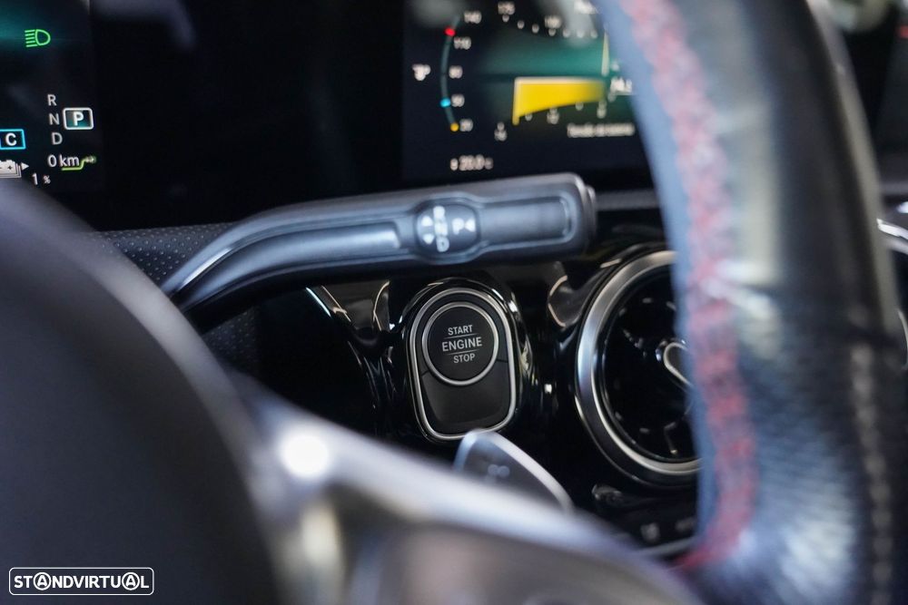 Mercedes-Benz A 250 e AMG Line - 28