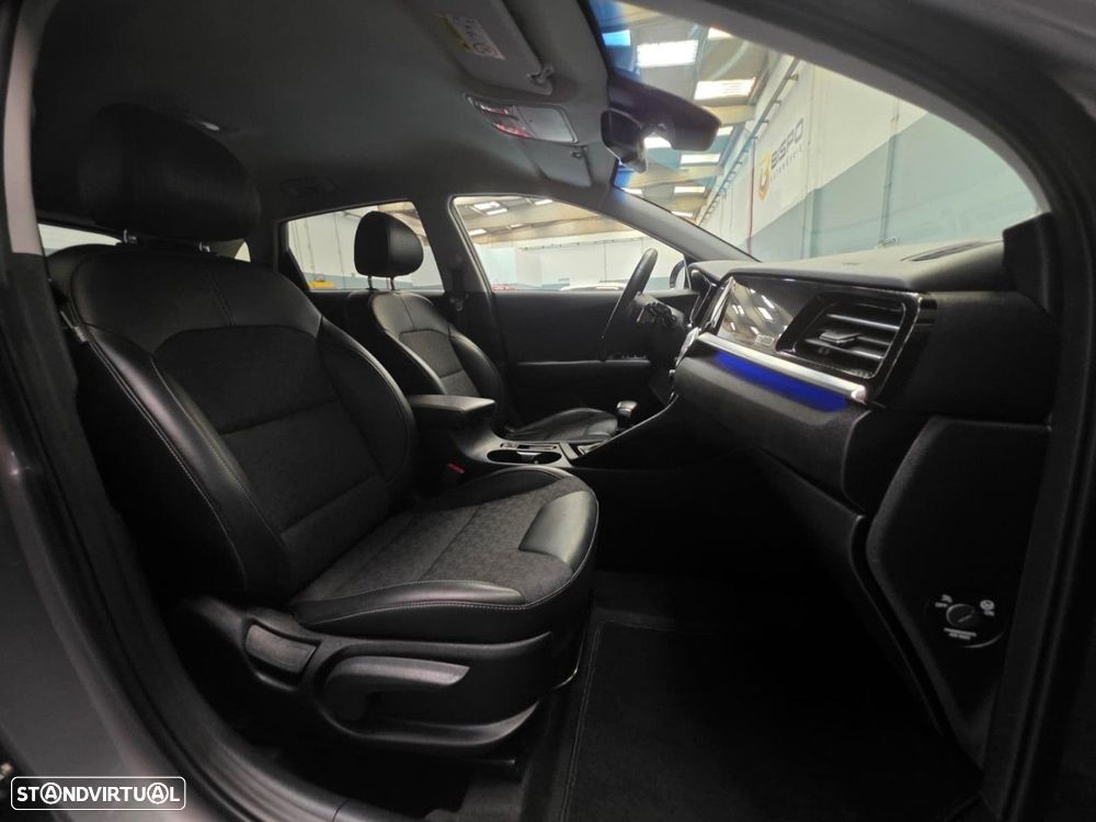 Kia Niro 1.6 GDi HEV Urban - 16