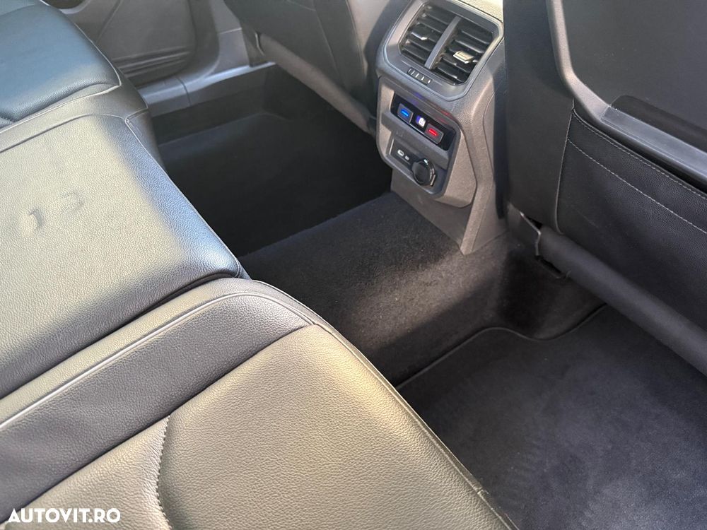 Volkswagen Tiguan 2.0 TDI SCR 4MOTION DSG R-Line - 20