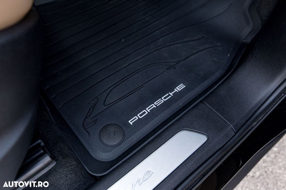 Porsche Cayenne - 36