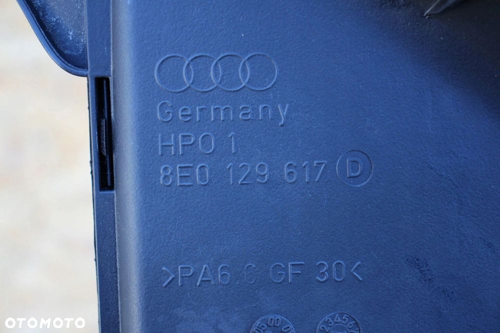Wlot powietrza kanał AUDI A4 B7 8E0129617D - 3